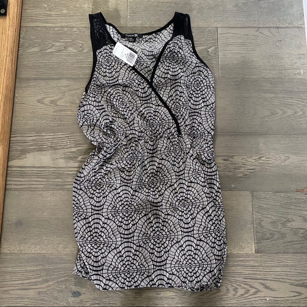 Black and white pattern dress.